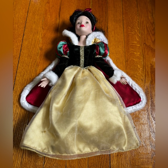 Disney Snow White Porcelain Doll - Picture 2 of 9